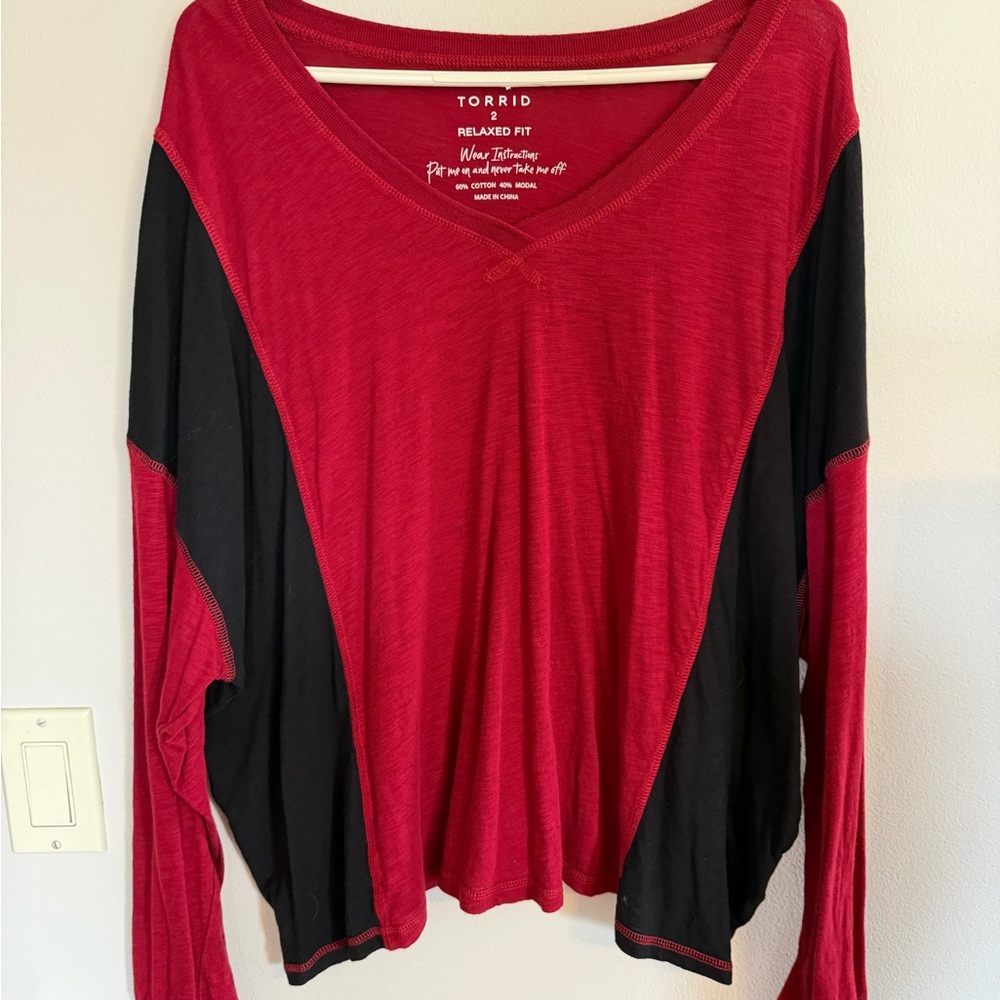 torrid Red and Black Relaxed V‑Neck Long Sleeve Top NWOT